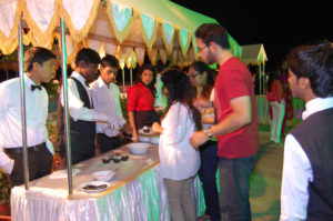 Foodies International offer a variety of different service such as Corporate parties, Events, Wedding Parties, Birthday parties, Anniversary banquet halls bookings in Mumbai India