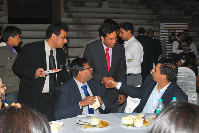 Foodies International offer a variety of different service such as Corporate parties, Events, Wedding Parties, Birthday parties, Anniversary banquet halls bookings in Mumbai India